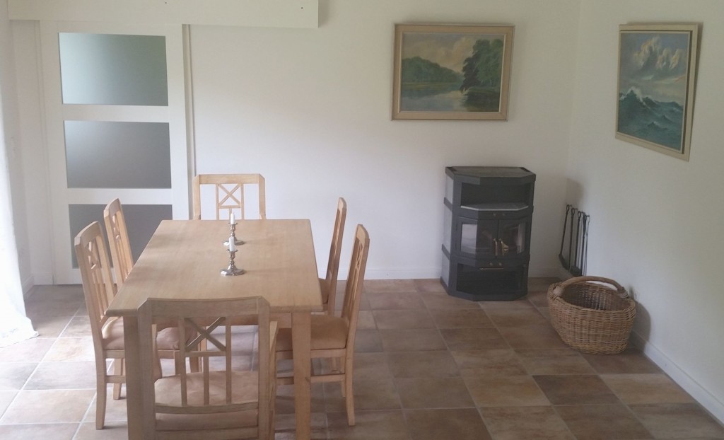 Esstisch und Kaminofen » Eichenhof-Ostsee.de